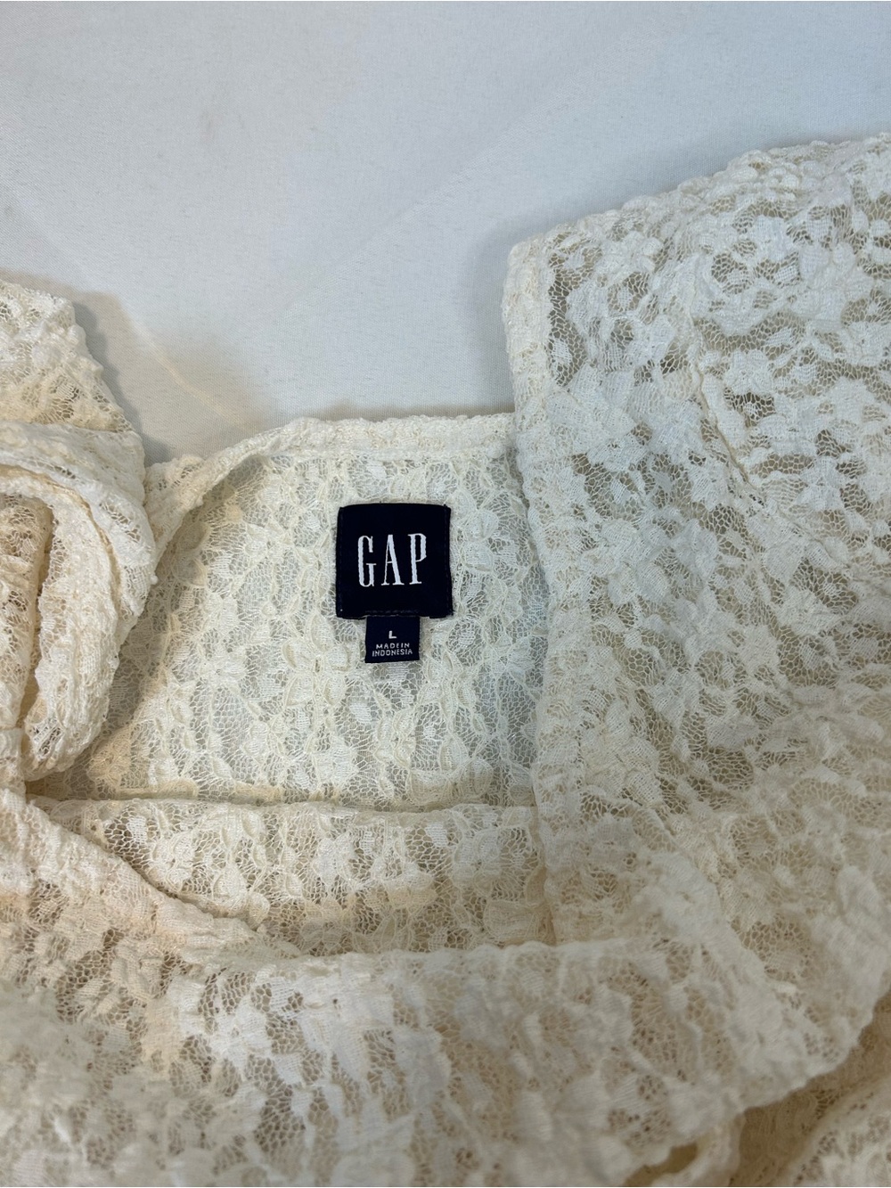 GAP Cream Floral Lace Scoop Neck Short Sleeve Top Low cut Back Women’s Large - Picture 6 of 7